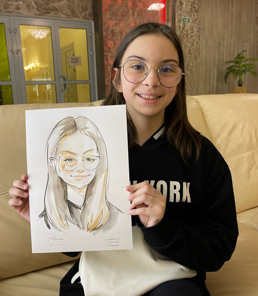 Аня улыбается с шаржем, Михаил Шабалин, шаржист